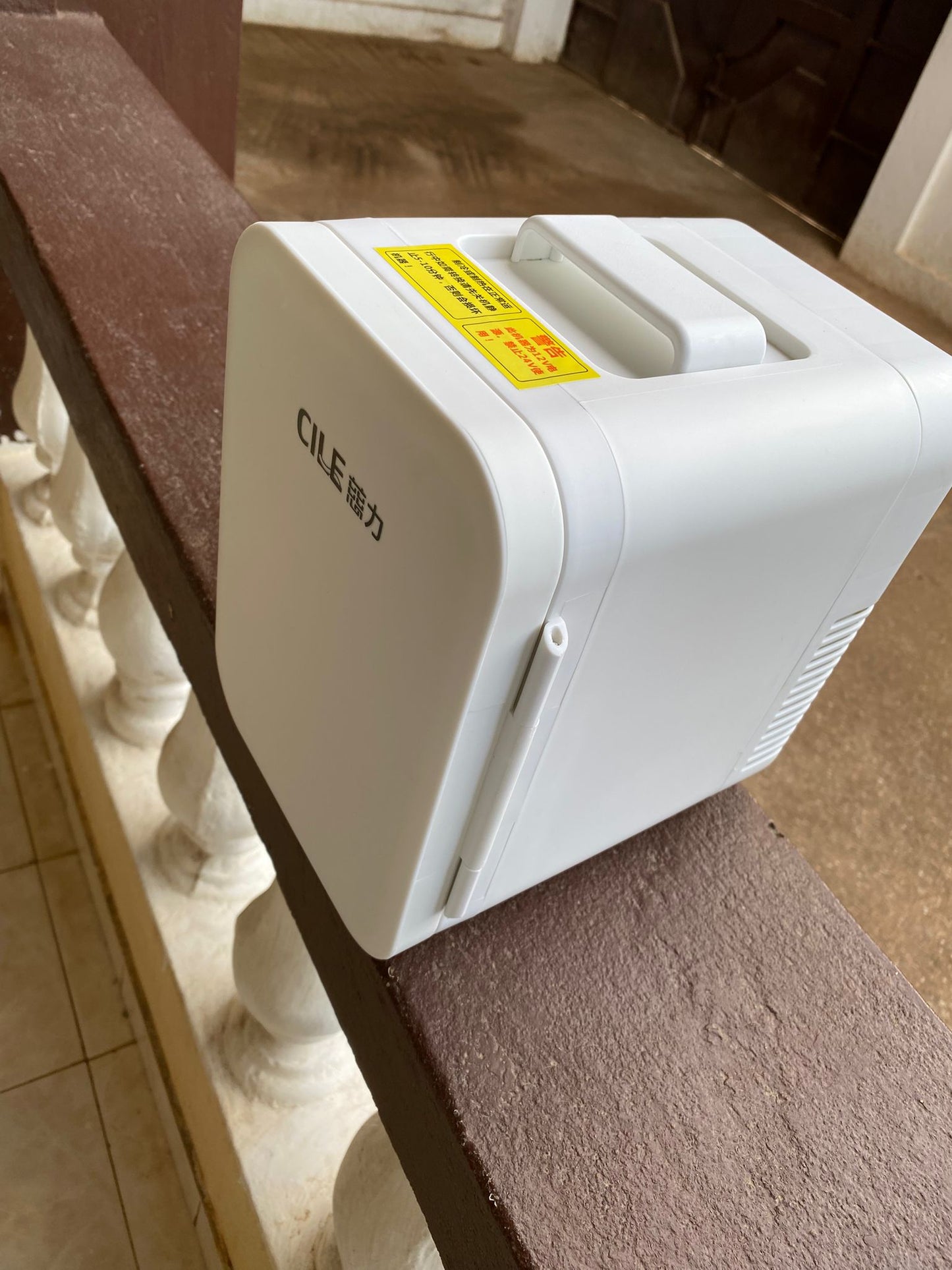 Mini Refroidisseur Portable AstroAI : Fraîcheur Instantanée Où Que Vous Soyez !